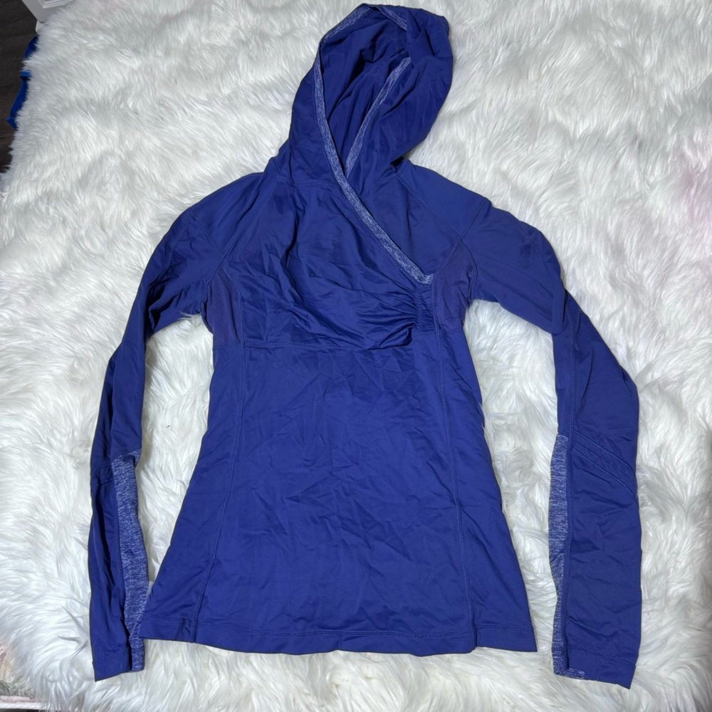 Lululemon purple pull over‎ sweater size 8